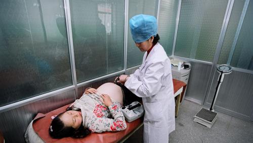 二胎妈妈亲身经历:剖宫产后痛不堪言,这辈子都