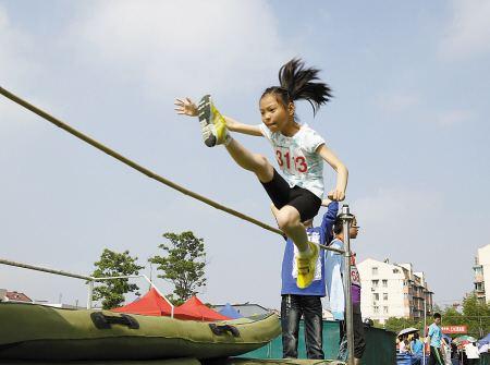 9岁女孩身高1米4,大家都羡慕孩子长得好,到医