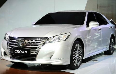 丰田最落魄的B级车，直降40，50万，与宝马7系同级