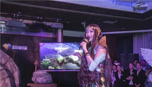 王者荣耀上海站现场COS美如画 邂逅电竞大神