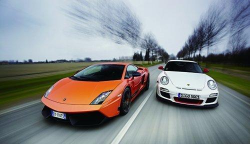 兰博基尼盖多拉和保时捷911 GT3 RS雪战 王牌对决