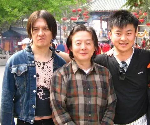 曾是周迅前男友,妻子是中戏校花,因拍戏染毒