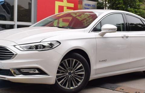 福特蒙迪欧搭载1.5T和2.0T发动机，不足18万，迎战马自达6