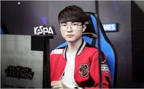 而在S8赛季之前SKT战队也是和Faker签订了终身合同