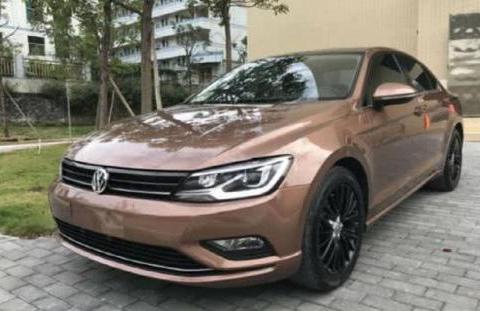 这辆15年款凌渡,二手价格才13万,驾驶体验比奔驰还要好!