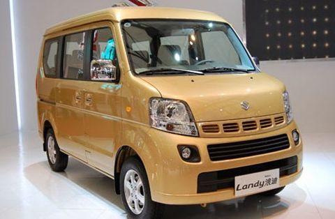 虽然只是一辆面包车,但它却四驱配自动挡,全球