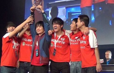 若风微博发布CJ行程接头暗号是98K,网友:LOL