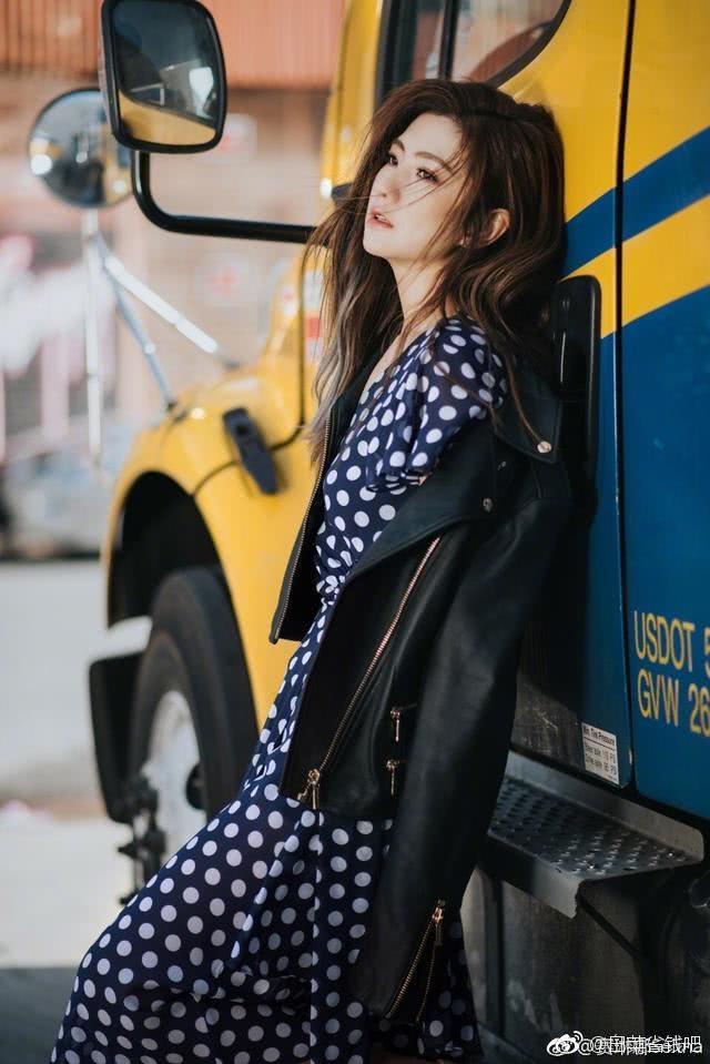 Selina近照流出如同换头,前夫谈离婚原因称:看