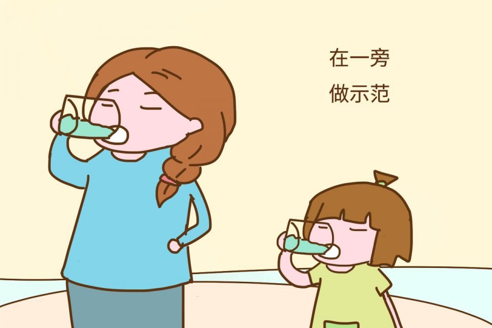 宝宝不喝水怎么办?家长可以这样做,尤其最后一