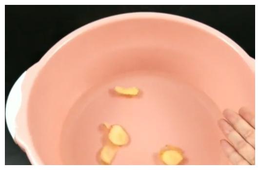 活了27年才知道,生姜加白醋洗头发太厉害了,学