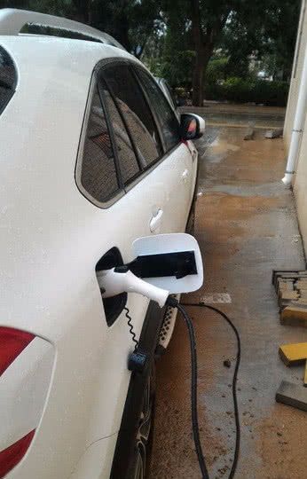 提车半年陷入修车死循环,车主怒喷比亚迪:良