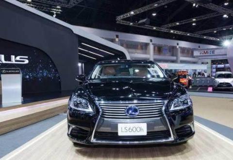 这款车猛降60万，档次不输S级，3.9秒破百，如今却面临停产！