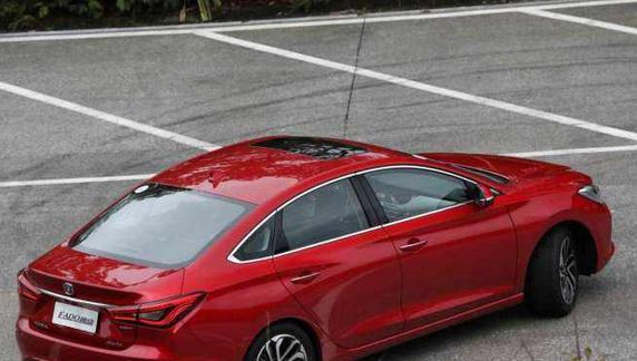 长安旗下的第二代逸动XT将于4月的北京车展正式露脸