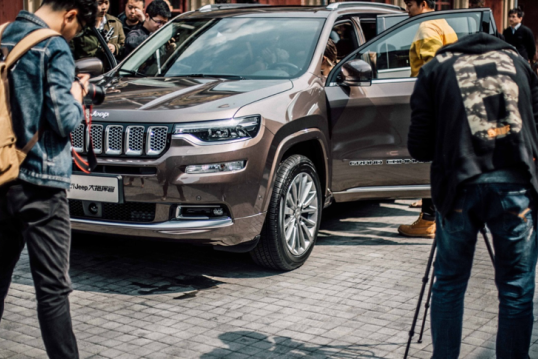 Jeep大指挥官静态评测 真的不是拉了皮儿的指南者