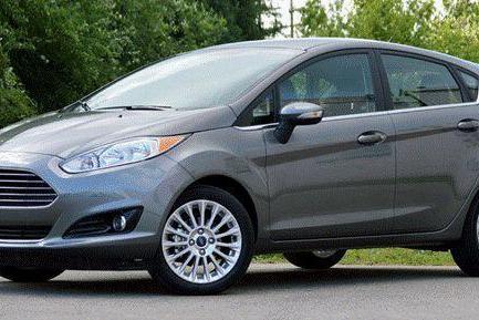 新婚小夫妻想买车？这几辆预算低！空间大！油耗小！