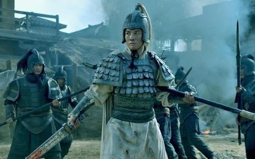 长坂坡单骑救主,于百万曹军中往返折杀,所向披靡,如此猛将乃常山赵云