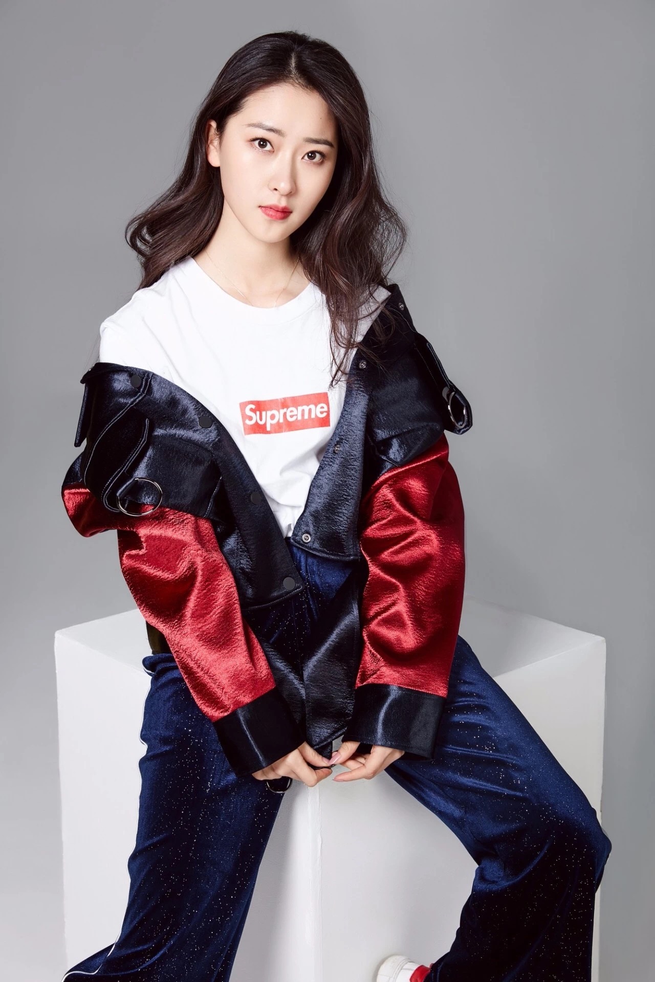 何雨虹写真曝光 新剧《最美的青春》强势霸占热搜榜