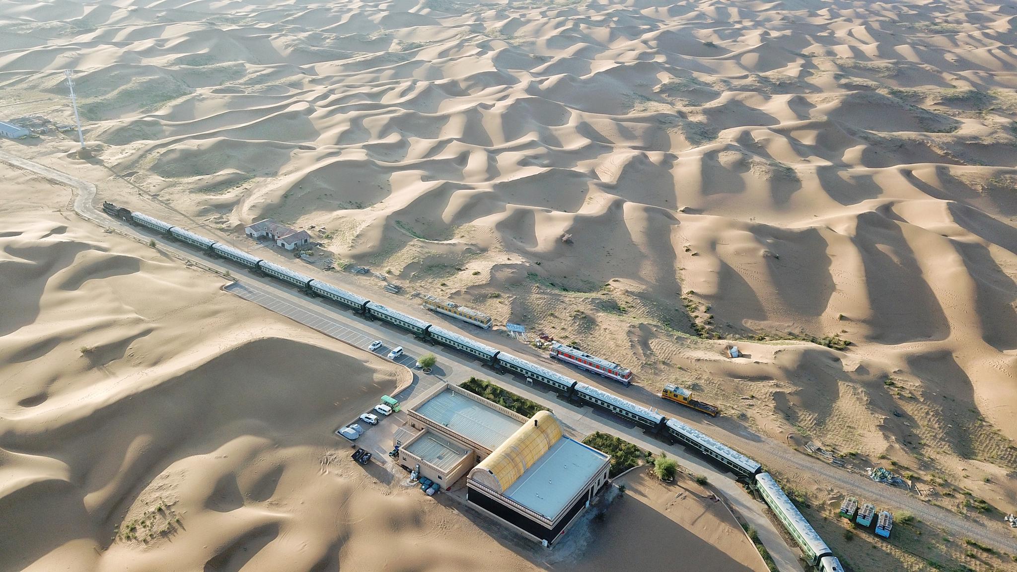 中国第一条沙漠火车改造的旅馆，最贵一晚1000多，你想来住吗？