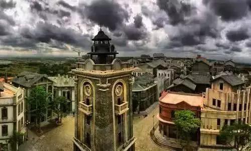 华谊兄弟江河日下?电影遭网友抵制,特色小镇卖