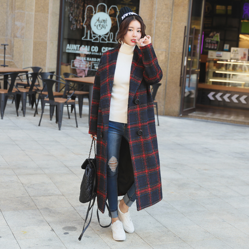 据说:18年森系呢大衣配烟管裤,火的一塌糊涂,谁