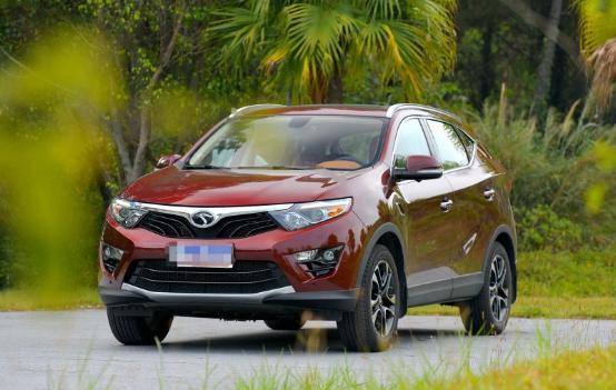 法拉利同门师弟，一招搞定性感御姐