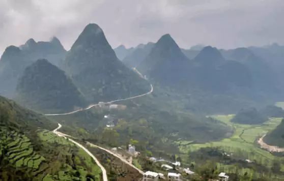 女土匪啸聚山林,十万大山杀人如麻,幻想第三次