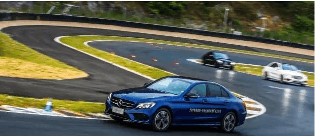 奔驰C级车的强大性能