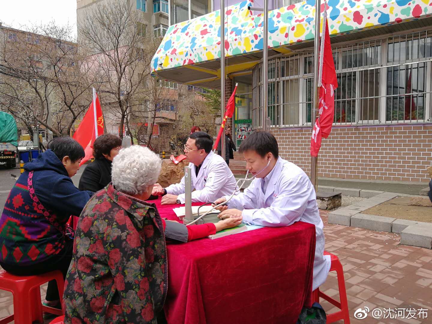 沈河区:在职党员参加志愿活动