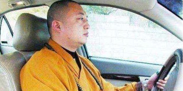 嘴上说着四大皆空，却开着奥迪Q7，手机用苹果，被曝有30亿资产