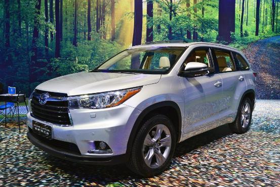 趁着没过气再捞一把, 标杆级汉兰达已成过去式