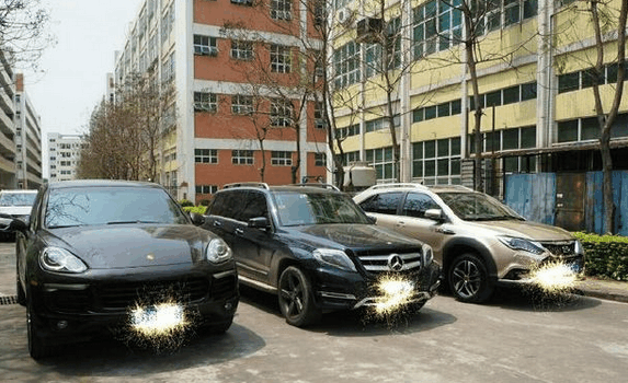 这款豪华大气的SUV, 内饰完胜卡宴和奔驰GLK