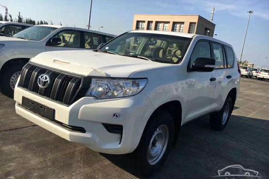 18款霸道3000沙漠中的冒险精神与气魄