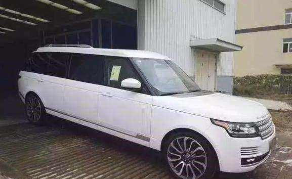 山东一土豪入手400万路虎揽胜, 看到内饰那一刻, 惊艳全场!