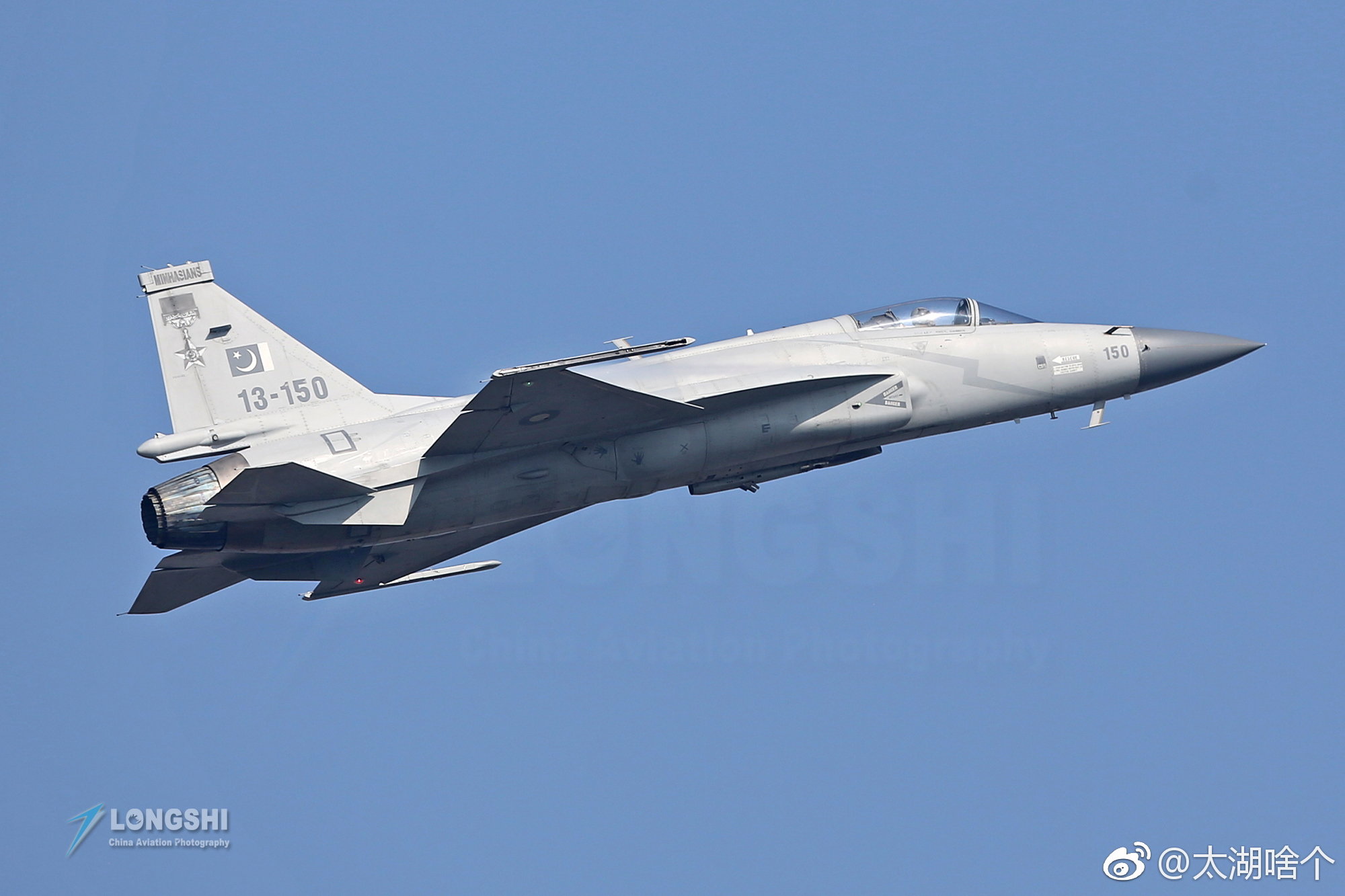 JF-17是中国和巴基斯坦联合研制的一款轻型战