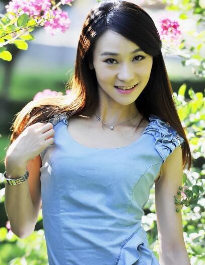 娃娃店老板娘加价博弈实录,半推半就背后的商业心理战