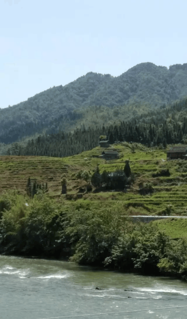 高州马贵牛人骑行去西藏 实在太佩服了!