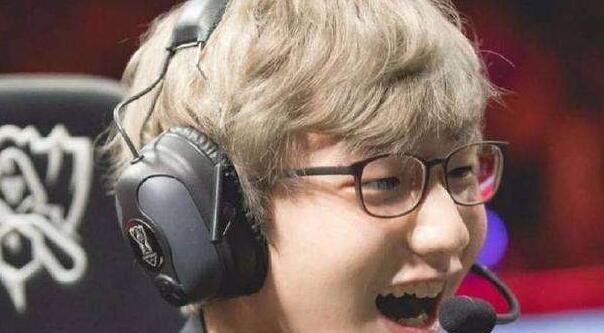 小花生加入GEN战队被称为电竞杜兰特 季中赛