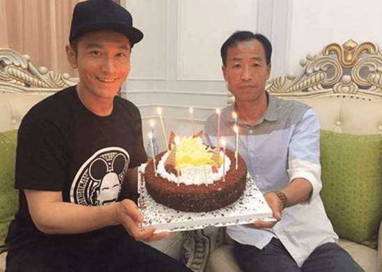 杨幂助理只有三千工资,一线明星助理似编辑,贫