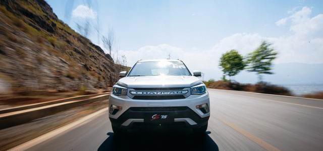 紧凑型SUV长安CS75经典归来, 配置全面升级