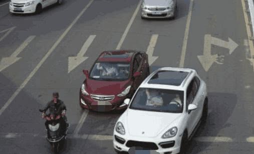 这些开车陋习,能把老司机都逼到犯怒路症,你碰