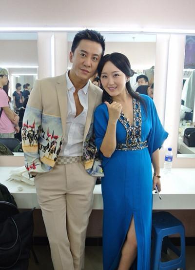 年纪半百的女星杨钰莹 发了一张泳照惹得网友"炸了"