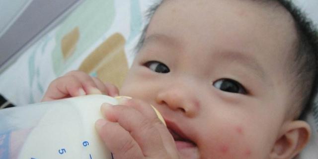 7个月给宝宝断奶,错以为她闹肚子,没想到后果