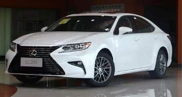 辣妈杨幂白色一字肩吊带连衣裙 风情万种女神