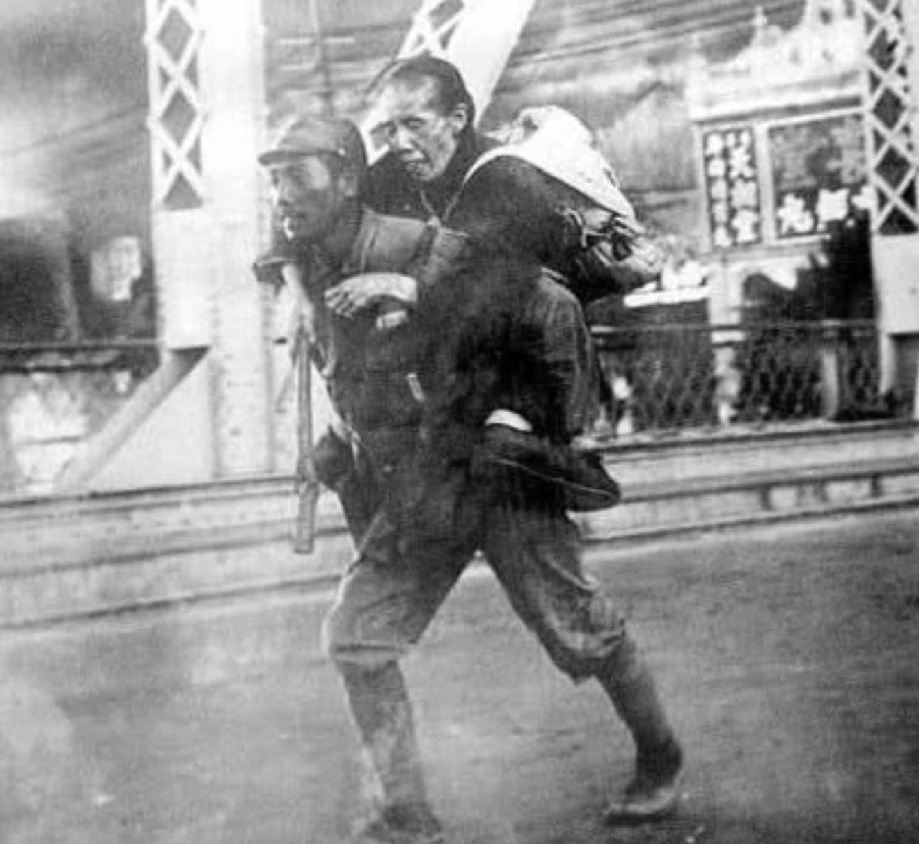 侵华战争已经过去70多年,始终否认侵华战争?网