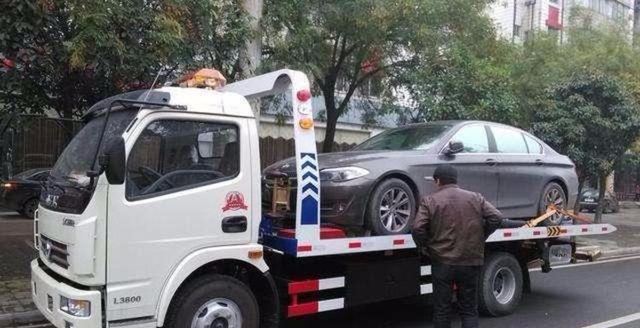 交警拖车, 一拖就损失八万块
