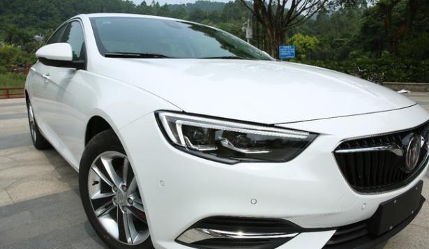 朋友劝我13万买朗逸，我执意买这款车，他说你要成盆友圈笑话了