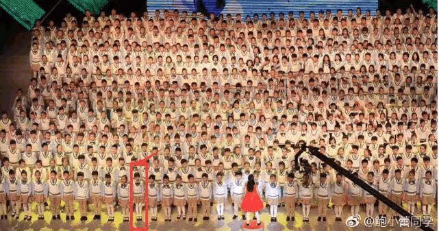 陆毅女儿参加学校活动, 10岁女儿大长腿简直要逆天了