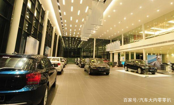 刚买的新车还没提走就被4S店员工撞了,能不能