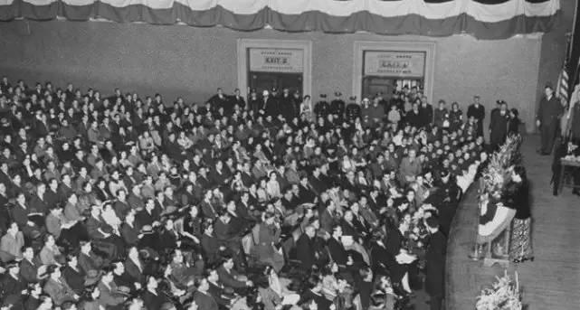 宋美龄访美时的“杀头手势”是怎么回事?