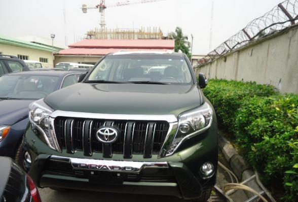 26万从北京拍得豪华座驾——丰田霸道, 把老万乐坏